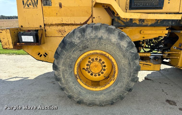 image for item DT2040 1996 John Deere  544G wheel loader