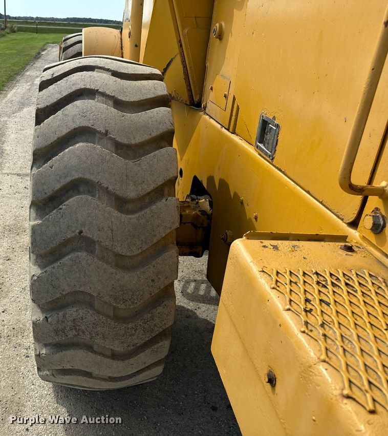 image for item DT2042 John Deere  544D wheel loader