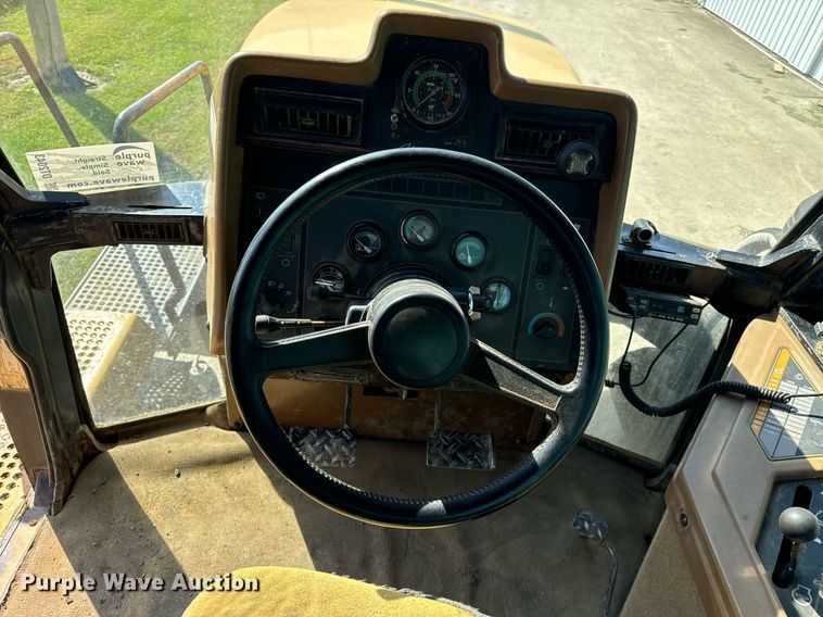 image for item DT2043 1994 Caterpillar  75C tractor