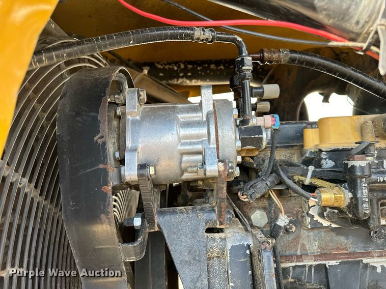 image for item DT2043 1994 Caterpillar  75C tractor