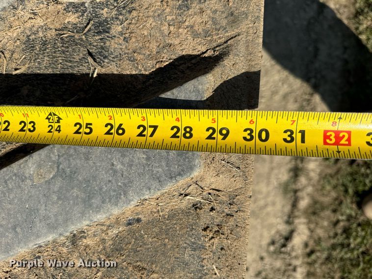 image for item DT2043 1994 Caterpillar  75C tractor