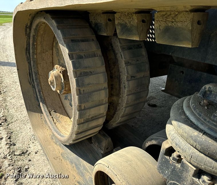 image for item DT2043 1994 Caterpillar  75C tractor