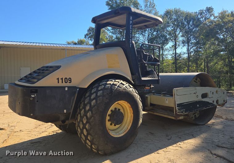 image for item DT5284 2006 Ingersoll-Rand SD-105DX TF single drum vibratory roller