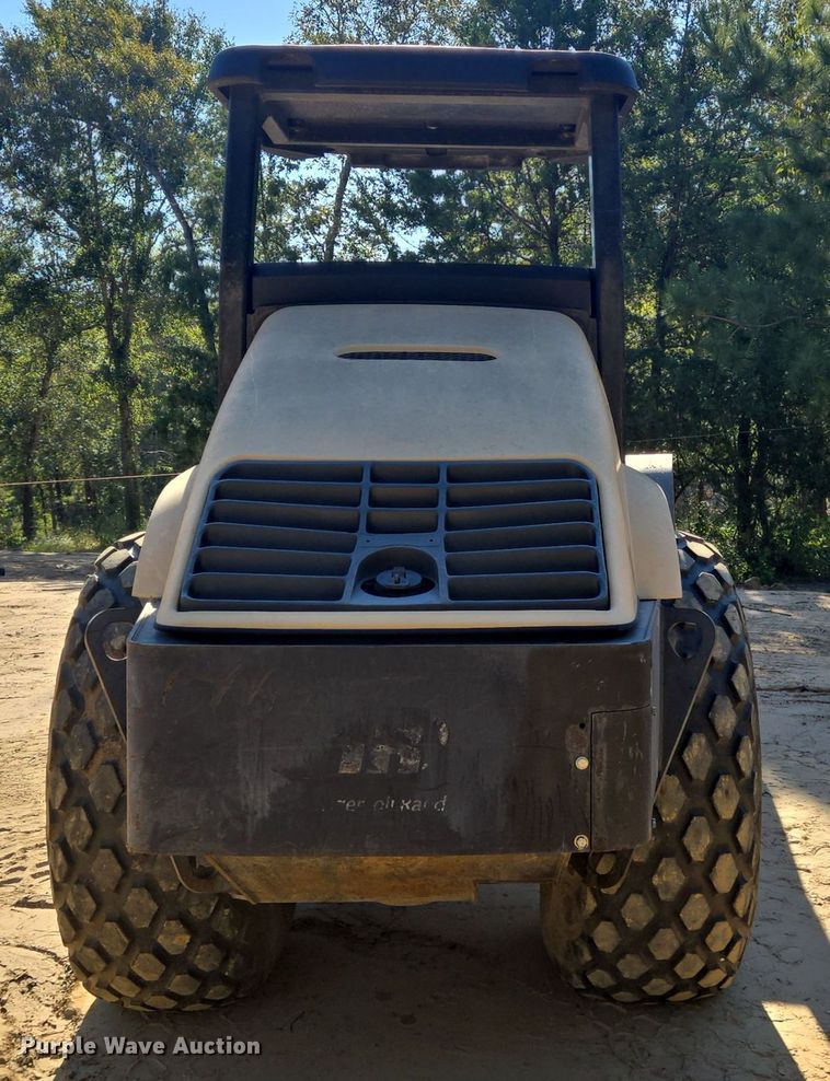 image for item DT5284 2006 Ingersoll-Rand SD-105DX TF single drum vibratory roller