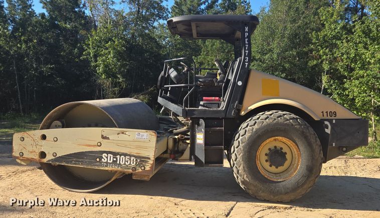 image for item DT5284 2006 Ingersoll-Rand SD-105DX TF single drum vibratory roller