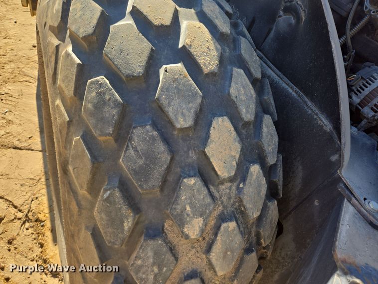 image for item DT5284 2006 Ingersoll-Rand SD-105DX TF single drum vibratory roller