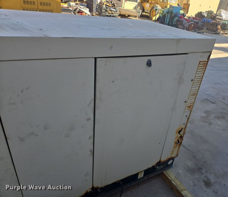 image for item DT5285 Generac  QT15068KNSN generator