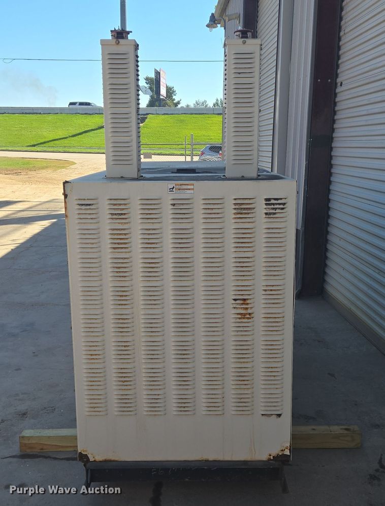 image for item DT5285 Generac  QT15068KNSN generator