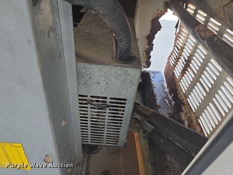 image for item DT5285 Generac  QT15068KNSN generator