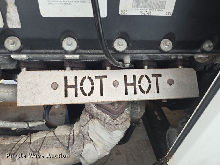 image for item DT5285 Generac  QT15068KNSN generator