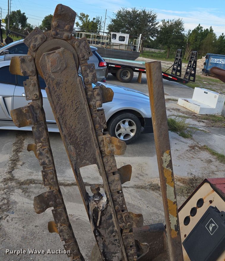 image for item DT5292 1999 Ditch Witch 410 SXD cable plow