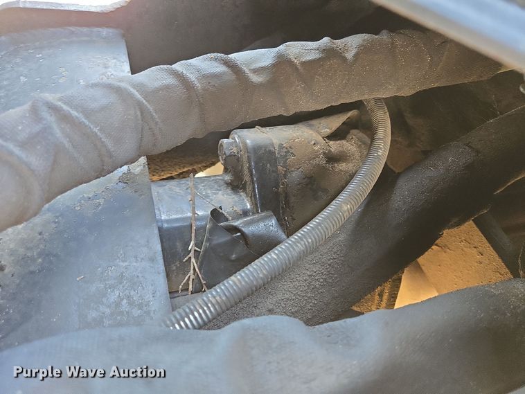 image for item DT5292 1999 Ditch Witch 410 SXD cable plow