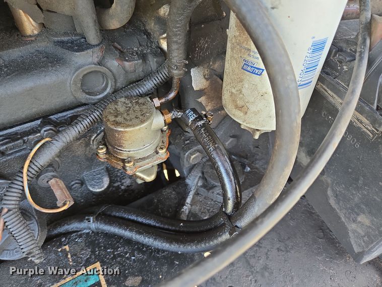 image for item DT5292 1999 Ditch Witch 410 SXD cable plow