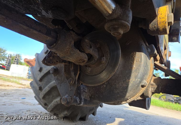 image for item DT5292 1999 Ditch Witch 410 SXD cable plow