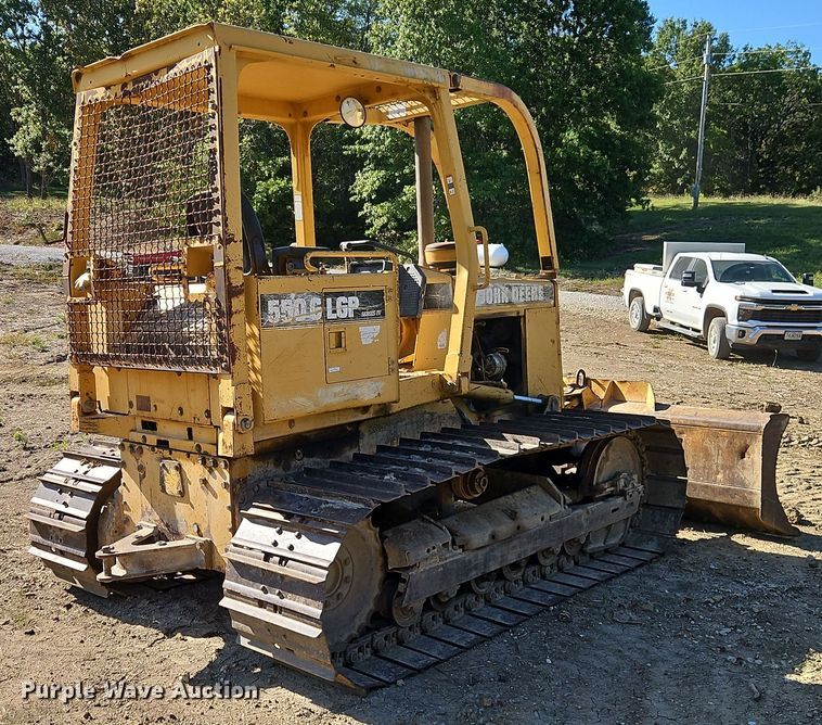 image for item DT7515 1995 John Deere 550G dozer