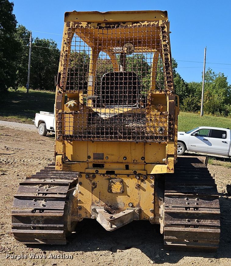 image for item DT7515 1995 John Deere 550G dozer
