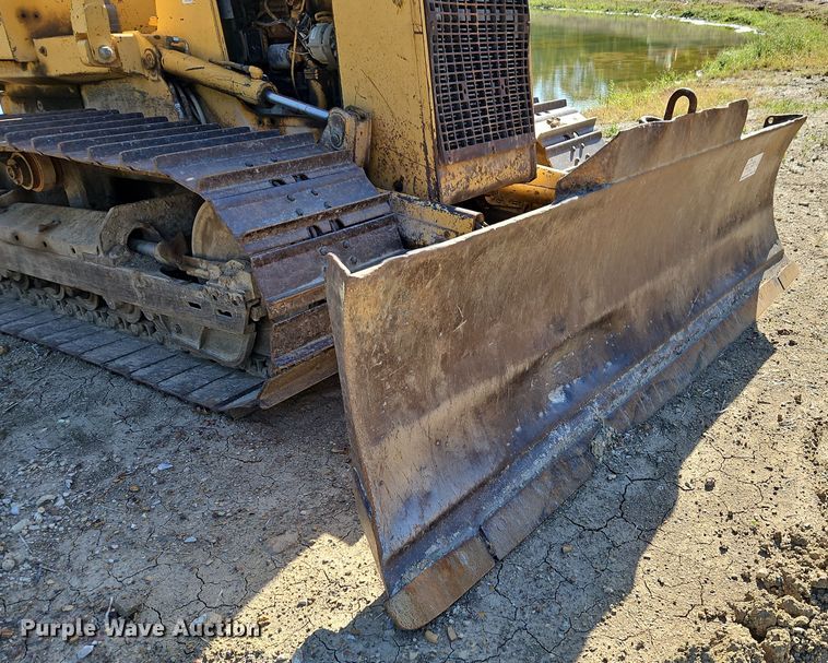 image for item DT7515 1995 John Deere 550G dozer