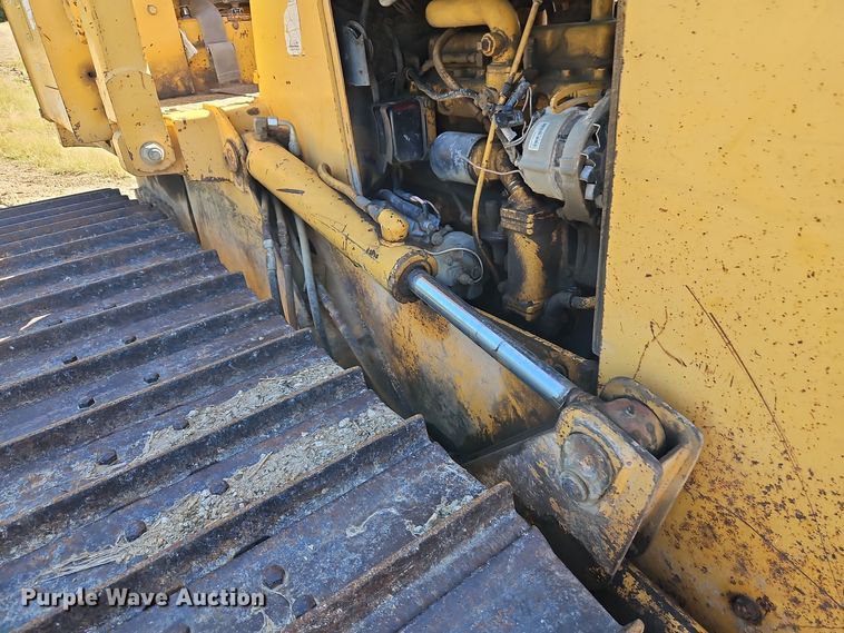 image for item DT7515 1995 John Deere 550G dozer