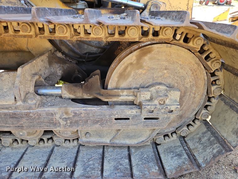 image for item DT7515 1995 John Deere 550G dozer