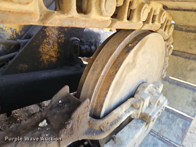 image for item DT7515 1995 John Deere 550G dozer