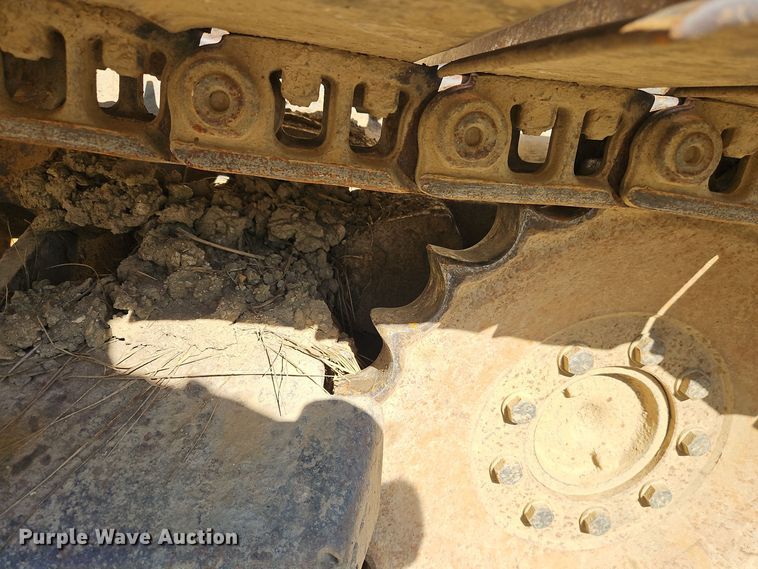 image for item DT7515 1995 John Deere 550G dozer