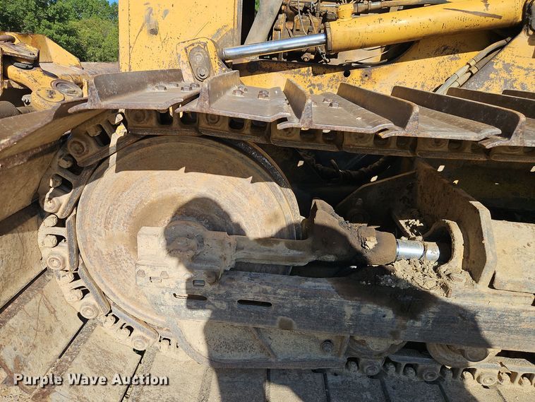 image for item DT7515 1995 John Deere 550G dozer
