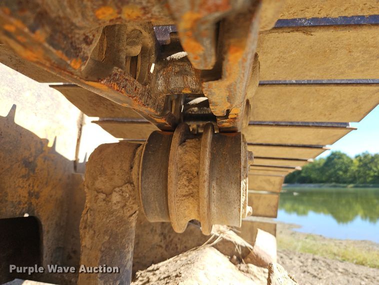 image for item DT7515 1995 John Deere 550G dozer