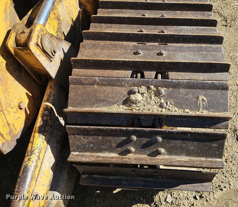 image for item DT7515 1995 John Deere 550G dozer