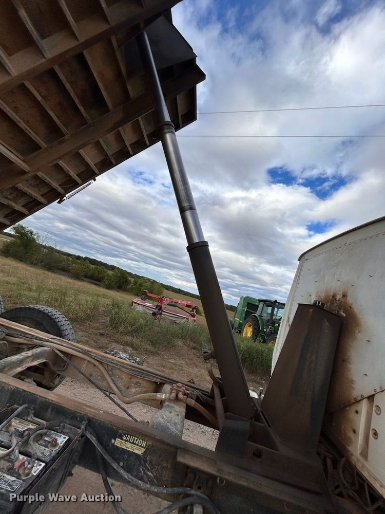 image for item DU3033 Davis dump bed