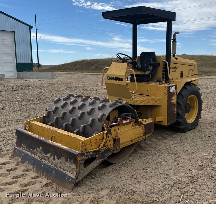 image for item DV2822 1995 Champion SuperPac 600p single drum vibratory roller