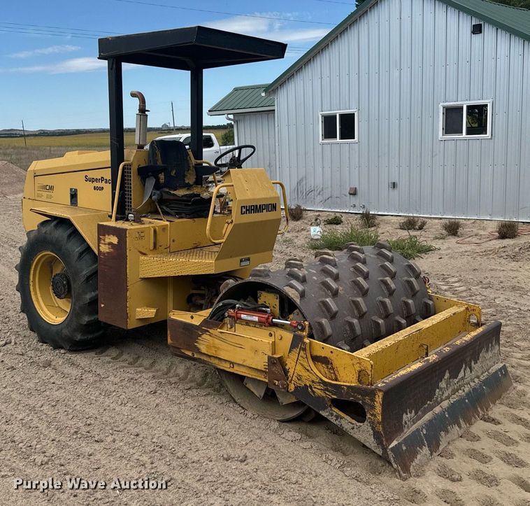 image for item DV2822 1995 Champion SuperPac 600p single drum vibratory roller