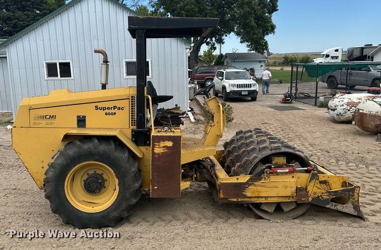 image for item DV2822 1995 Champion SuperPac 600p single drum vibratory roller