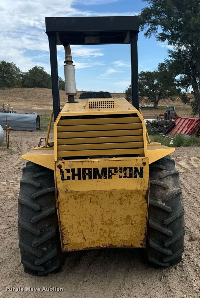 image for item DV2822 1995 Champion SuperPac 600p single drum vibratory roller