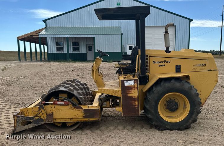 image for item DV2822 1995 Champion SuperPac 600p single drum vibratory roller