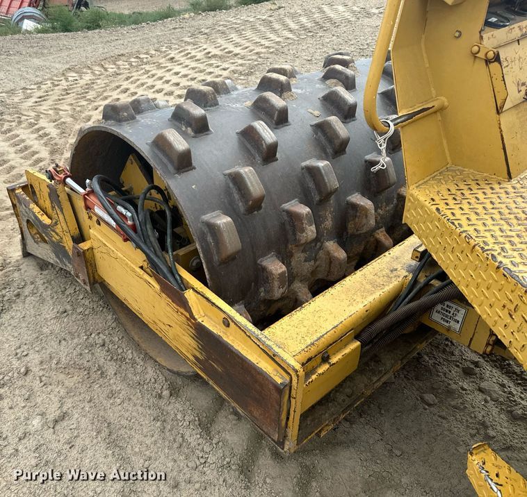 image for item DV2822 1995 Champion SuperPac 600p single drum vibratory roller