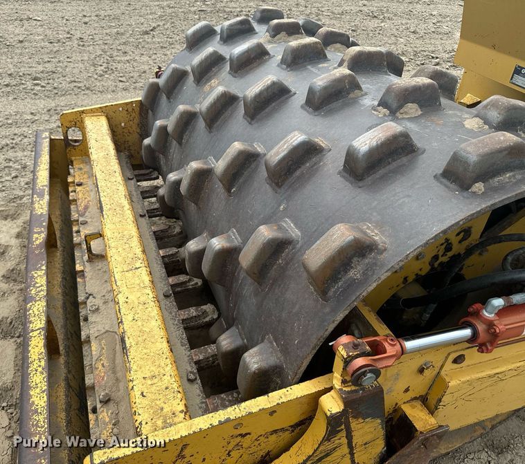 image for item DV2822 1995 Champion SuperPac 600p single drum vibratory roller