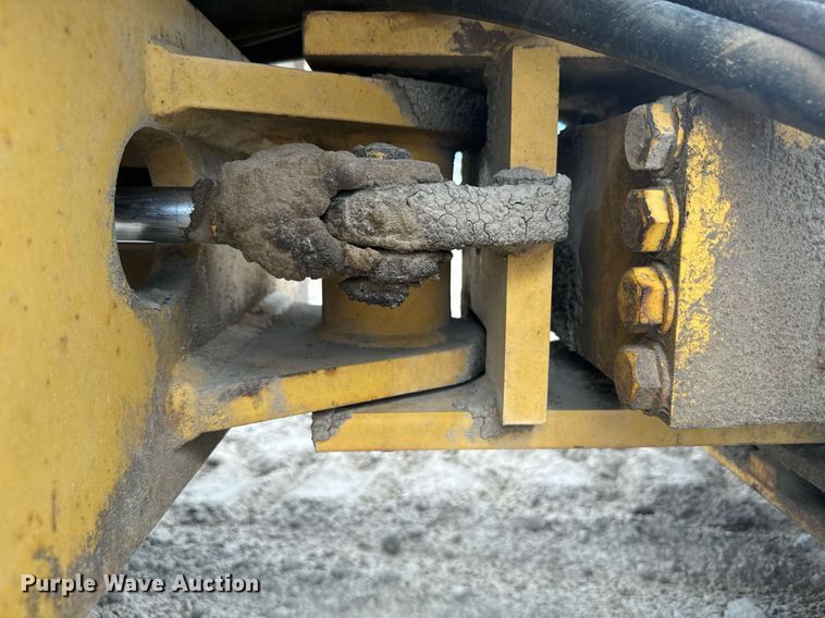 image for item DV2822 1995 Champion SuperPac 600p single drum vibratory roller