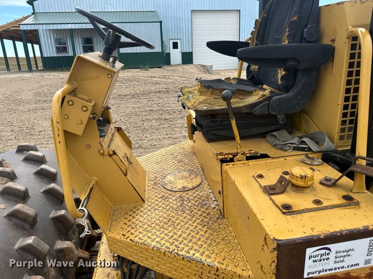 image for item DV2822 1995 Champion SuperPac 600p single drum vibratory roller