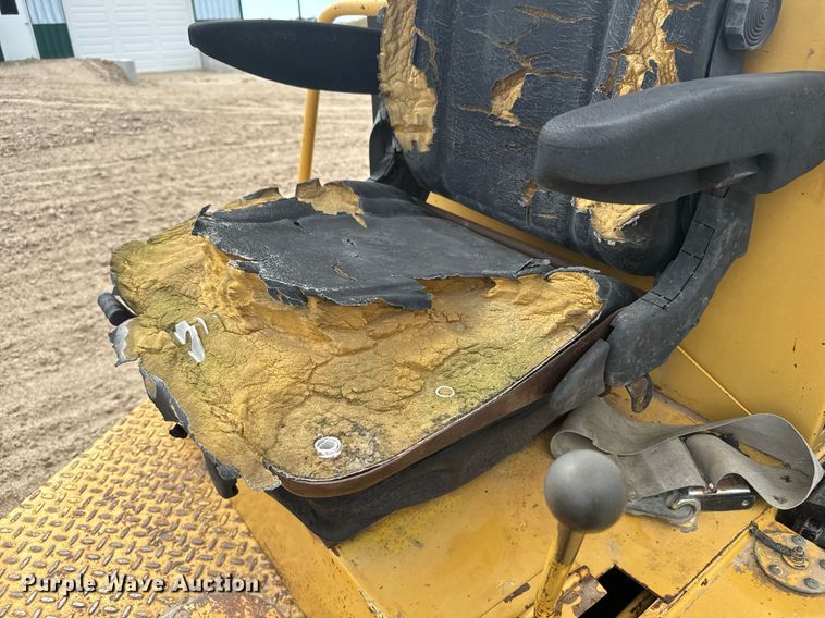 image for item DV2822 1995 Champion SuperPac 600p single drum vibratory roller