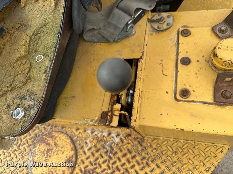 image for item DV2822 1995 Champion SuperPac 600p single drum vibratory roller