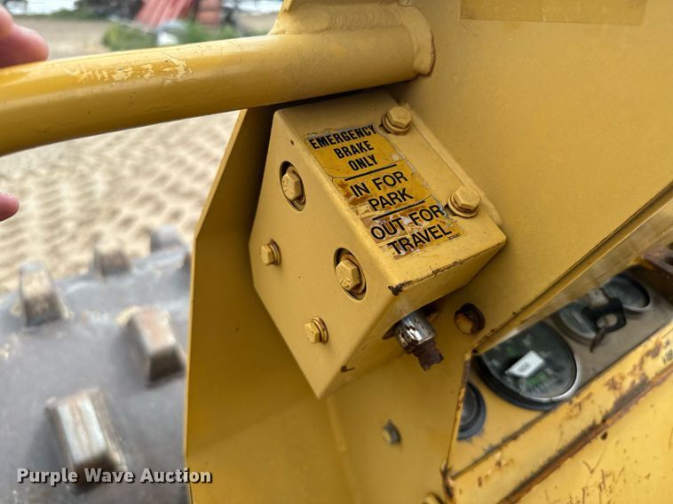 image for item DV2822 1995 Champion SuperPac 600p single drum vibratory roller