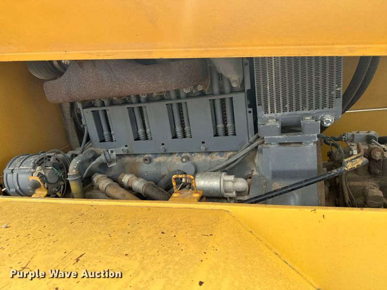 image for item DV2822 1995 Champion SuperPac 600p single drum vibratory roller