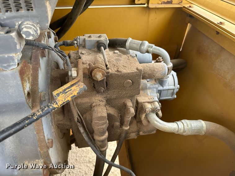 image for item DV2822 1995 Champion SuperPac 600p single drum vibratory roller