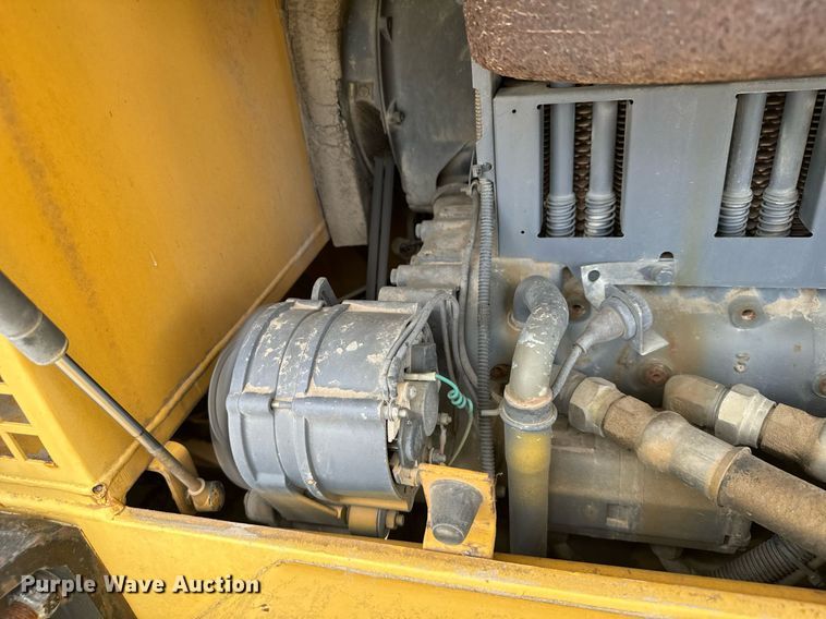 image for item DV2822 1995 Champion SuperPac 600p single drum vibratory roller