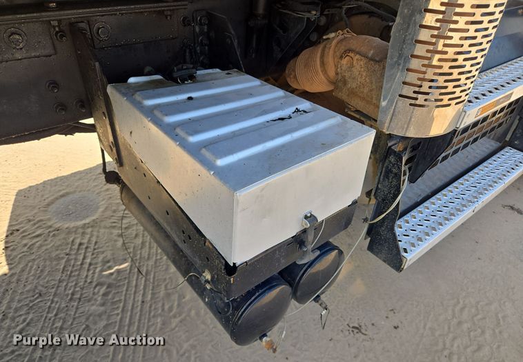 image for item DV5255 2019 Mack Granite dump truck