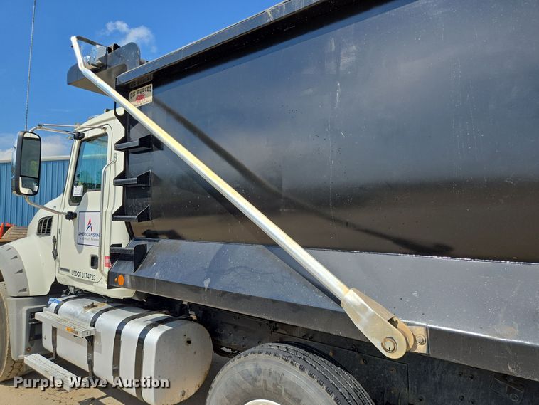 image for item DV5255 2019 Mack Granite dump truck