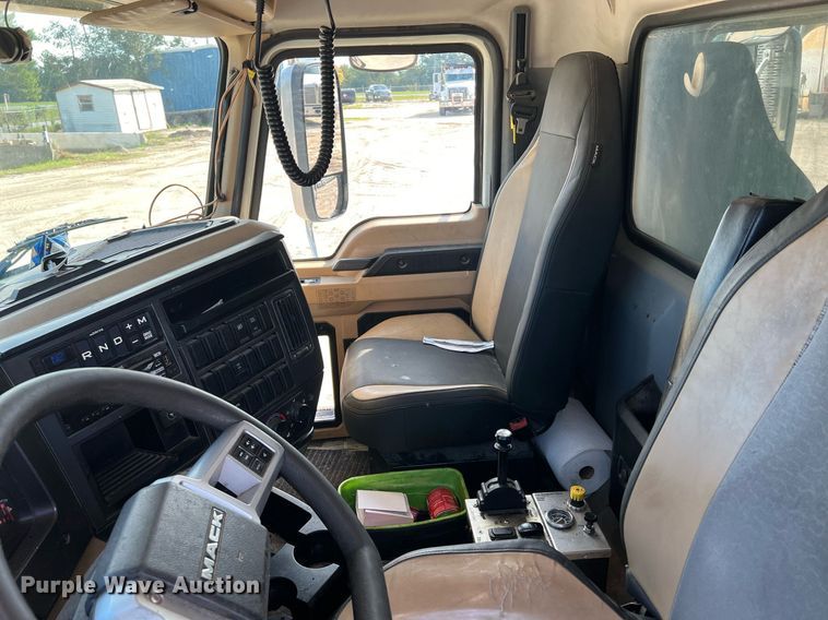 image for item DV5255 2019 Mack Granite dump truck