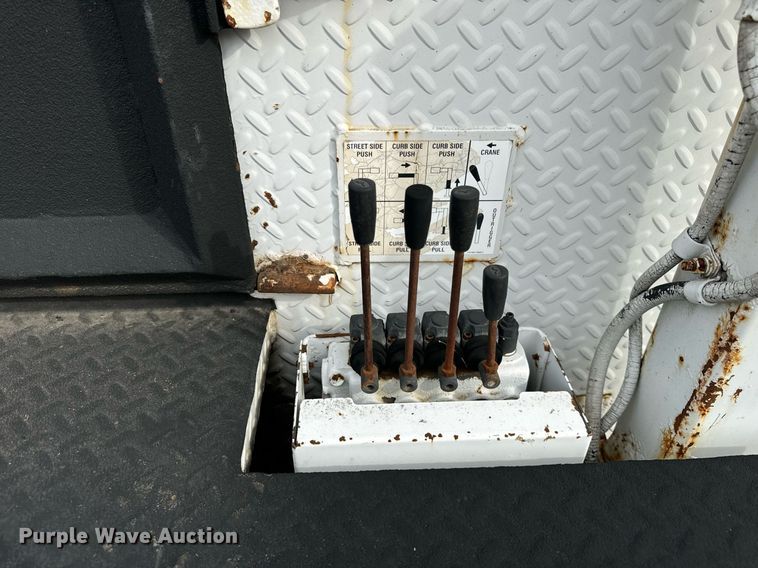 image for item DV5946 2007 Ford F550 Super Duty XL  utility / service truck