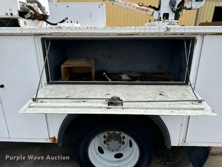 image for item DV5946 2007 Ford F550 Super Duty XL  utility / service truck