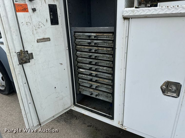 image for item DV5946 2007 Ford F550 Super Duty XL  utility / service truck